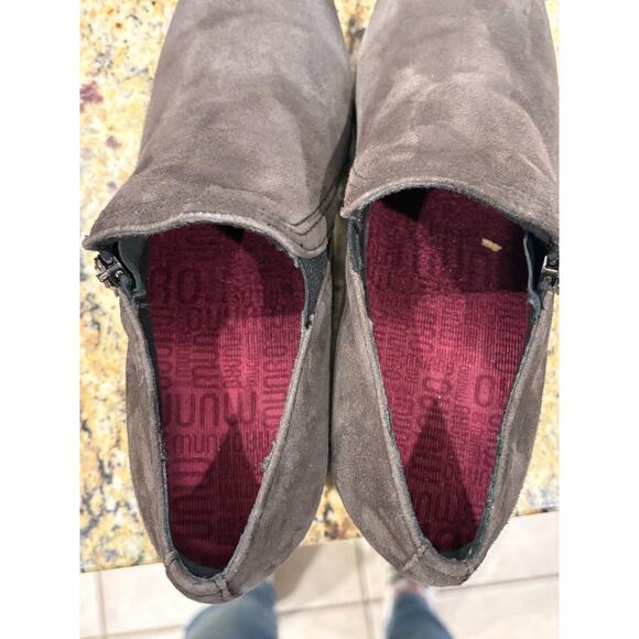 MUNRO ANNEE Taupe suede leather size 7.5 heel professional career comfort shoes - Picture 5 of 8